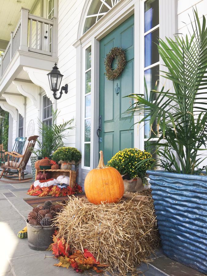 The B & B At Queenslake Midway Bagian luar foto