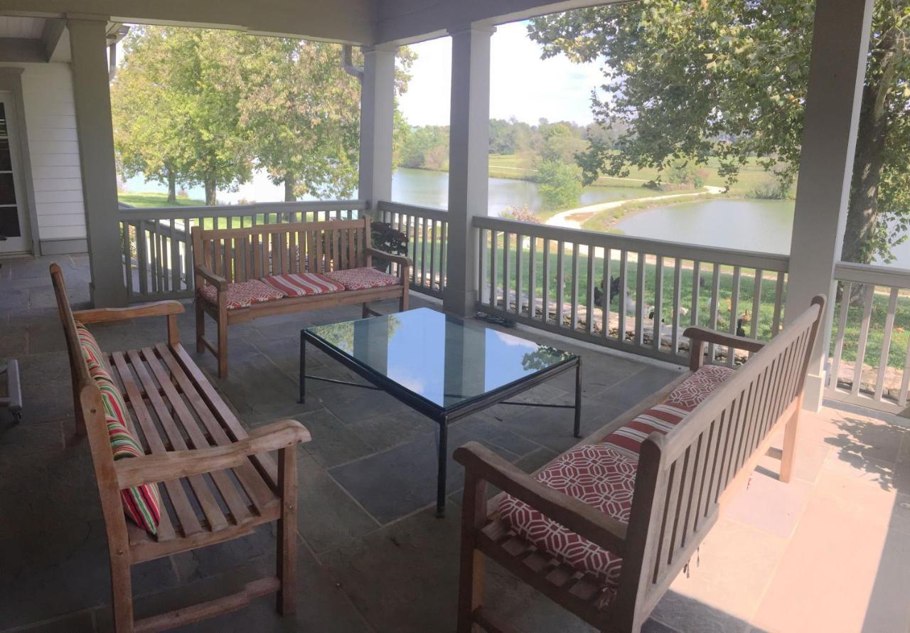 The B & B At Queenslake Midway Bagian luar foto